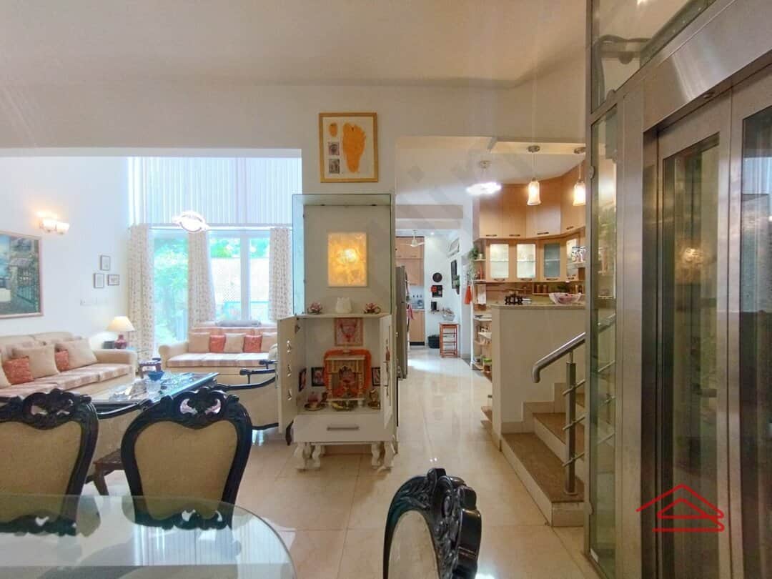 Hall 1