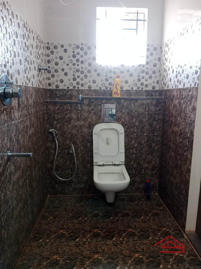 Sub Unit : bathrooms 1