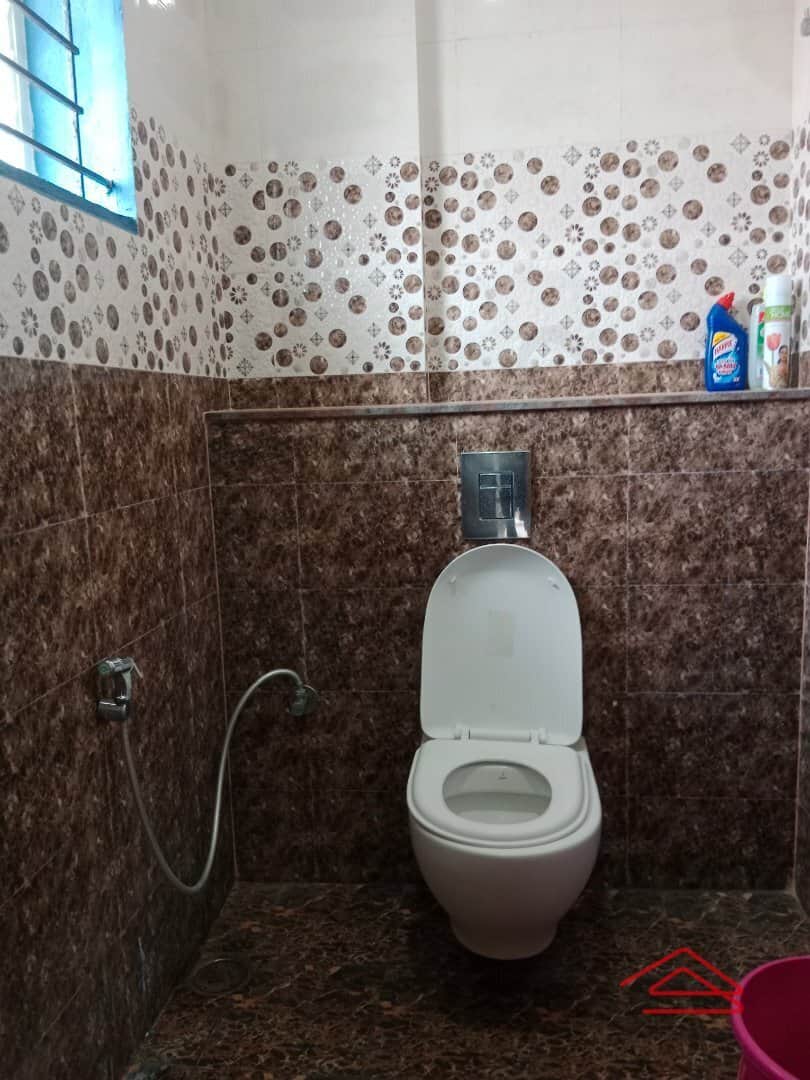 Sub Unit : bathrooms 2