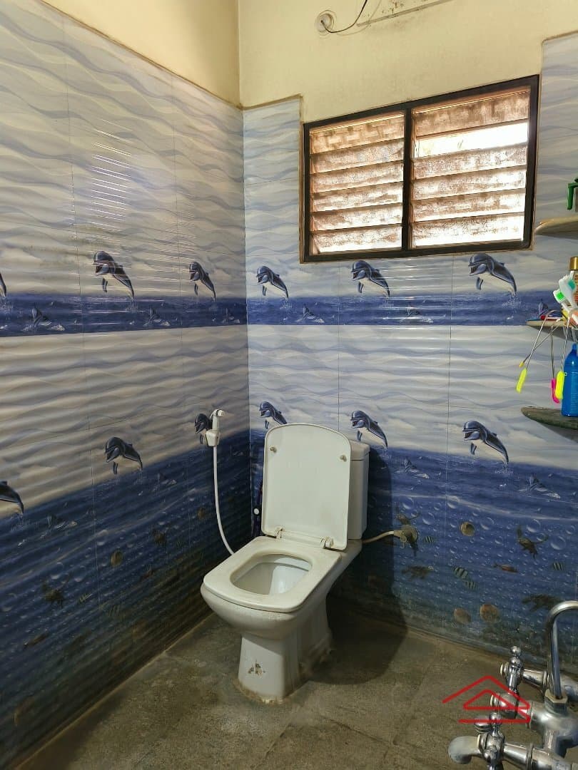 bathrooms-u34C.jpg