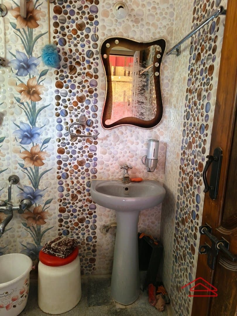 bathrooms-QDds.jpg