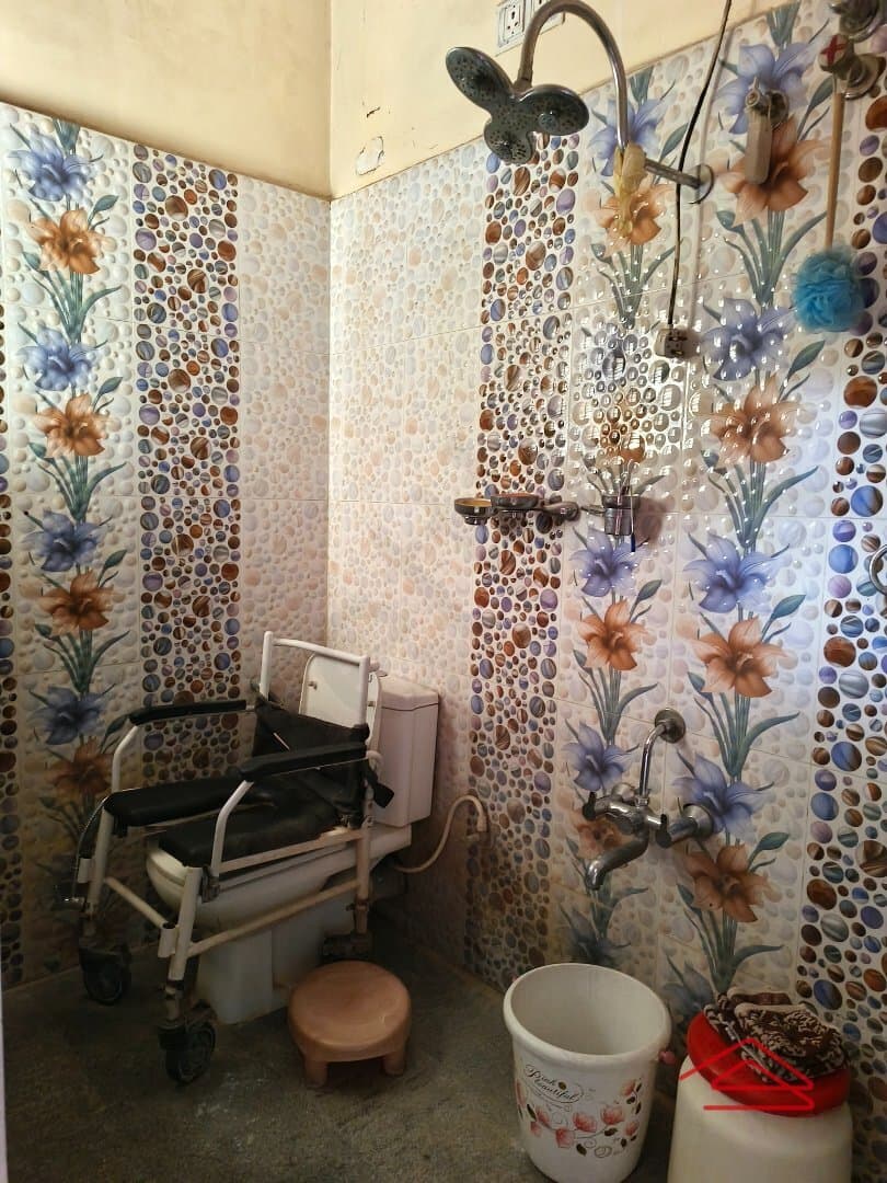 bathrooms-i5aT.jpg
