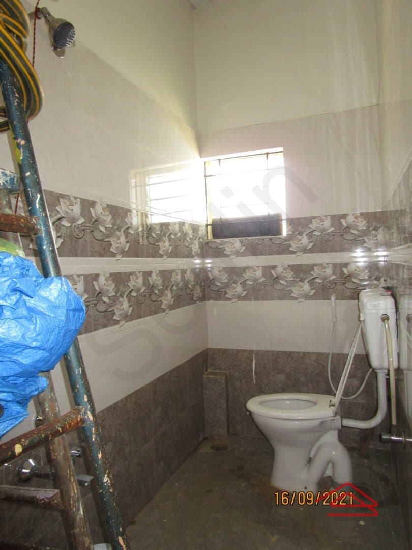 bathrooms-4r77.jpg