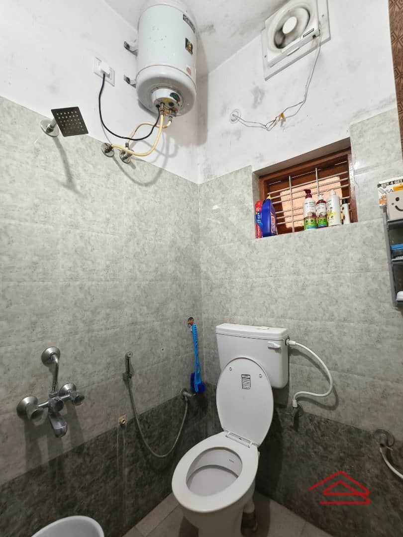 Sub Unit : bathrooms 1