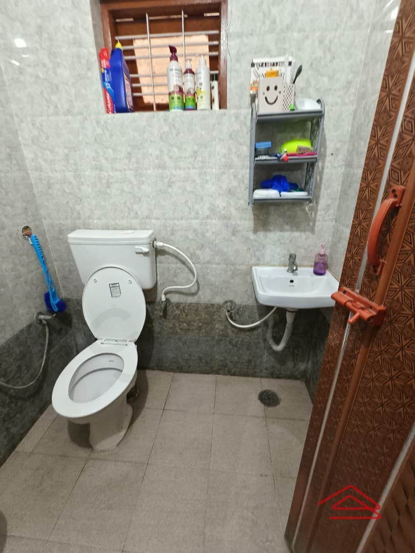 Sub Unit : bathrooms 1