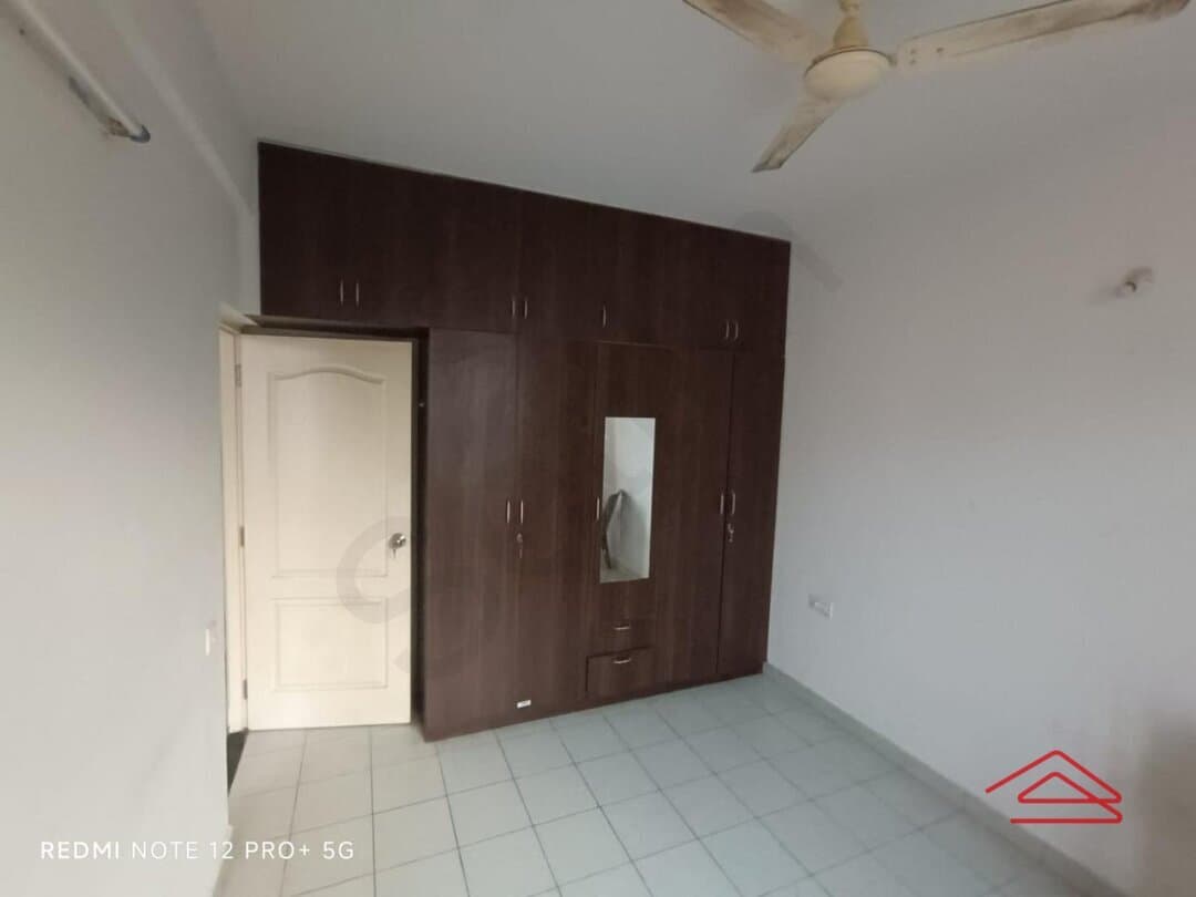 Model Flat