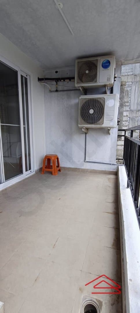 Project: Model Flat