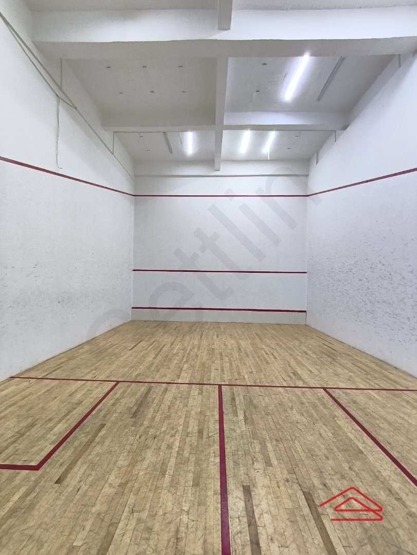 Project: Squashcourt