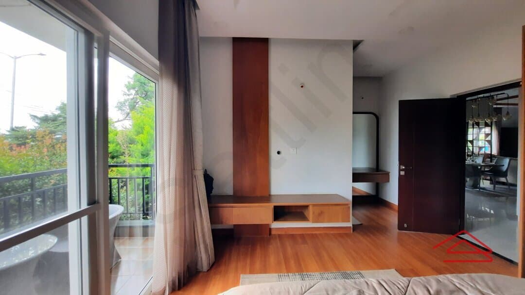 Model Flat