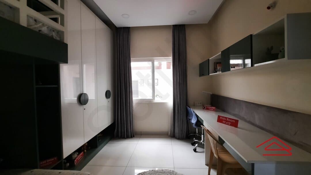 Model Flat