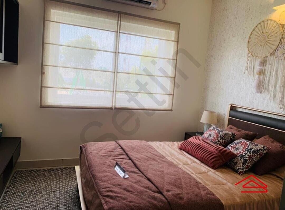 Model Flat