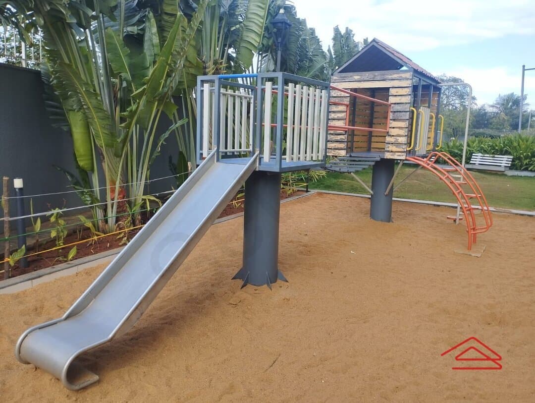 Project: KidsPlayArea