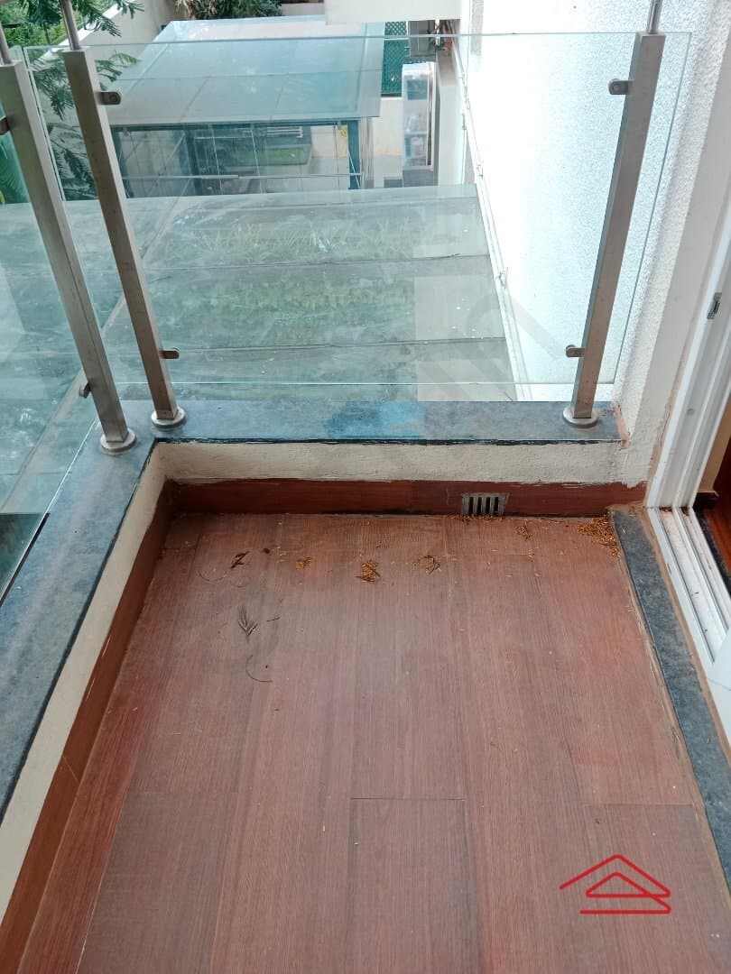 Balcony 3