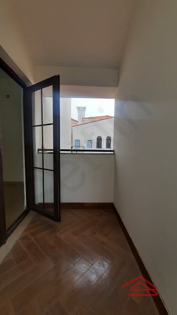 Balcony 3