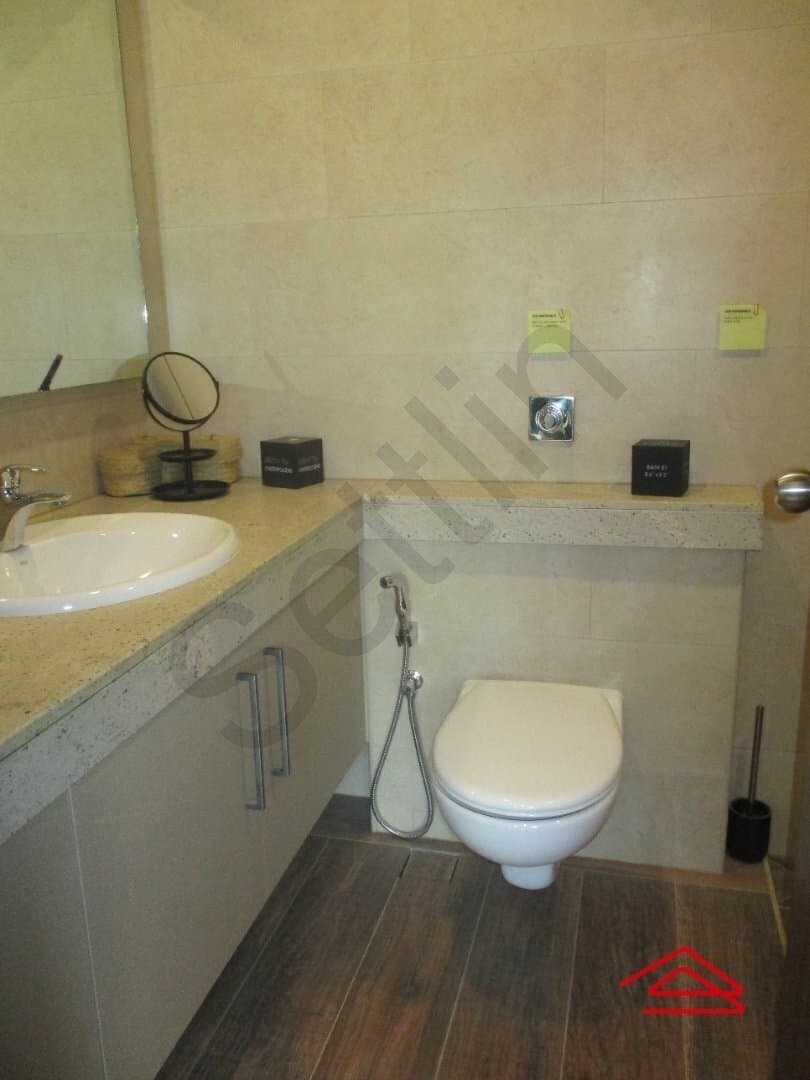 Servant Bathroom 1