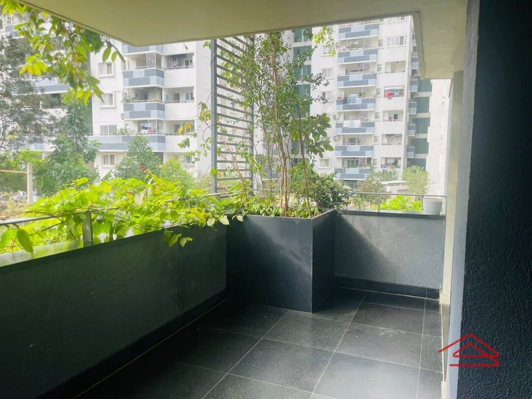 Balcony 3