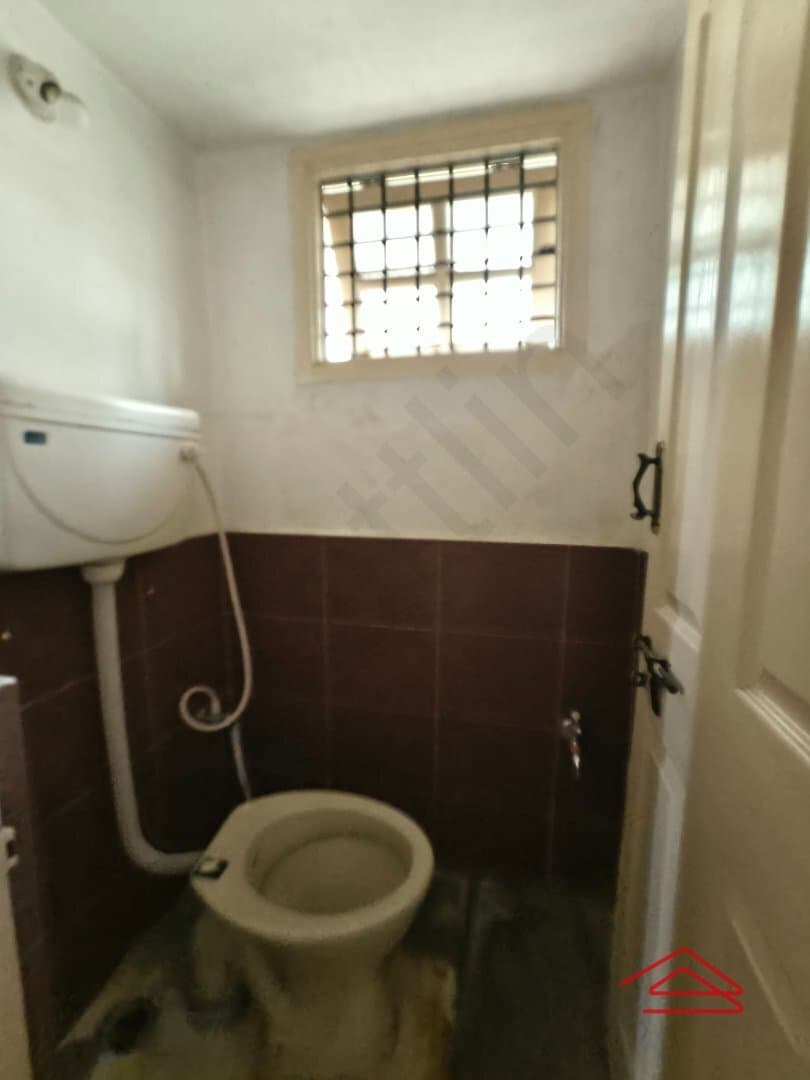 bathrooms 1