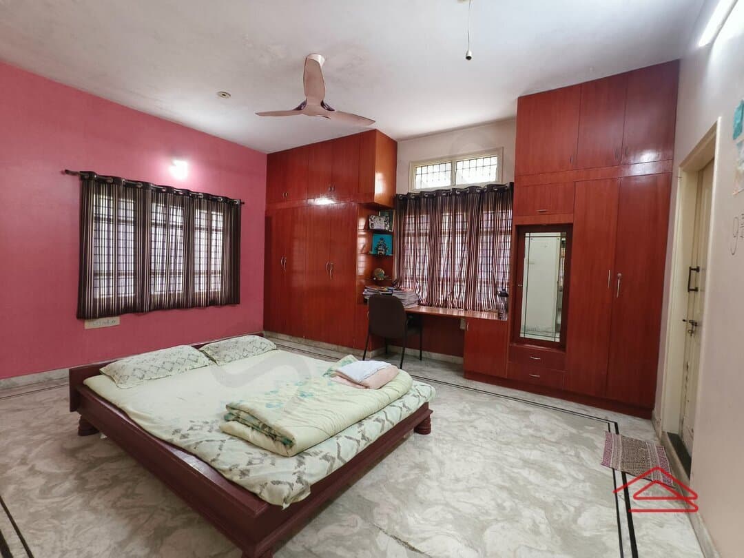 bedrooms 4