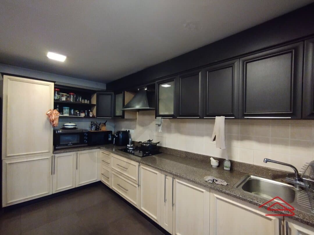 Kitchen 1