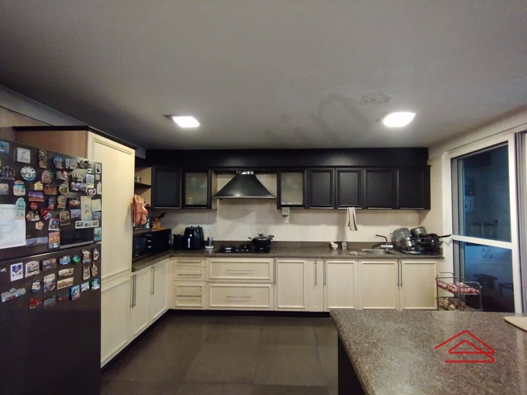 Kitchen 1