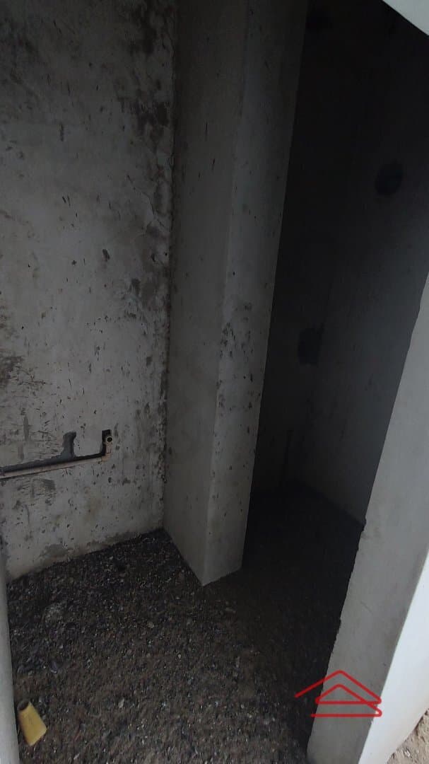 Servant Bathroom 1