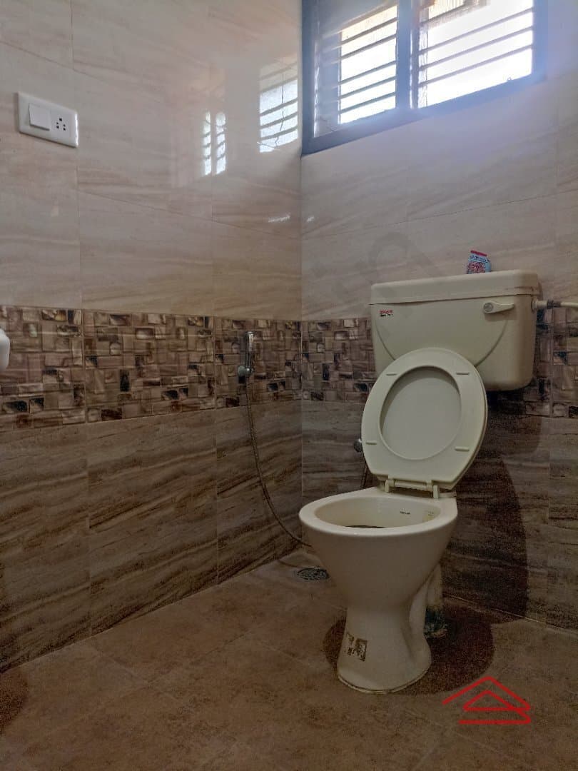 Sub Unit : bathrooms 1