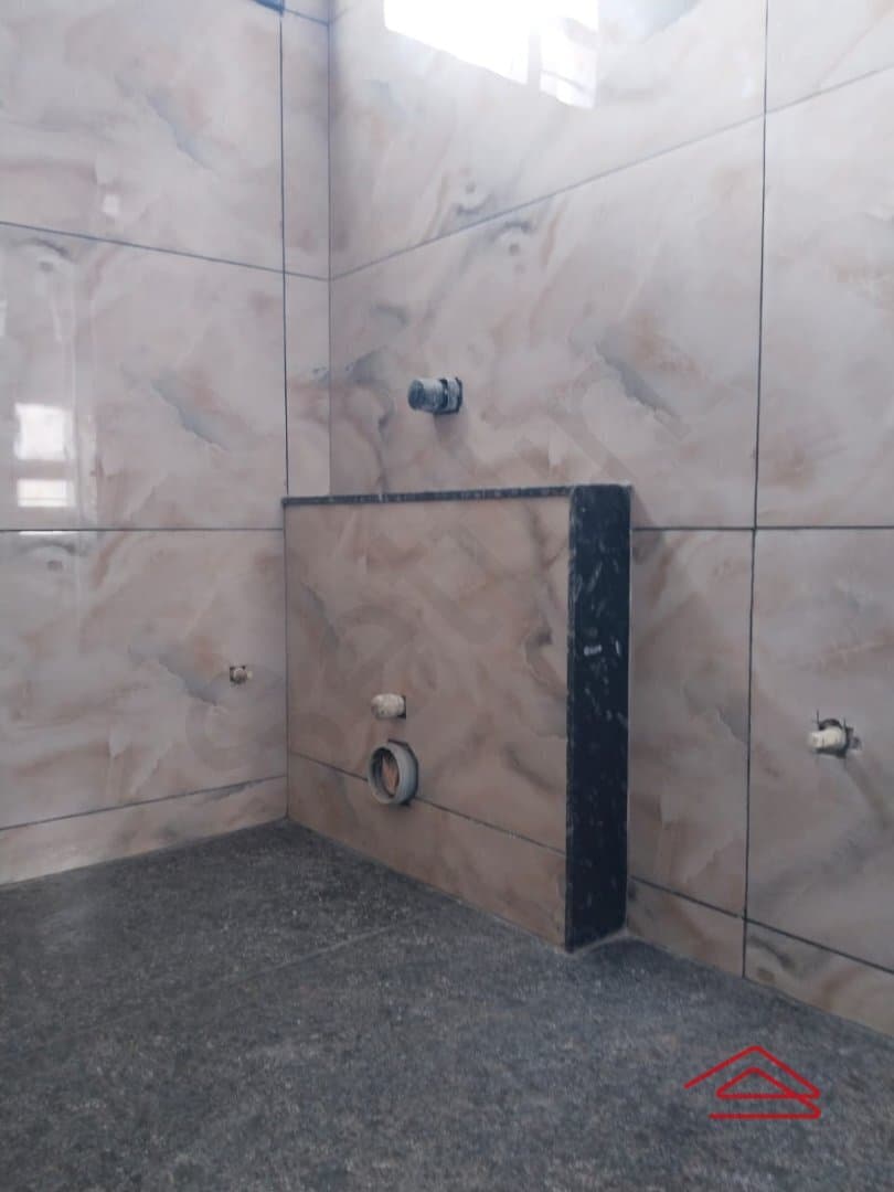 bathrooms 1