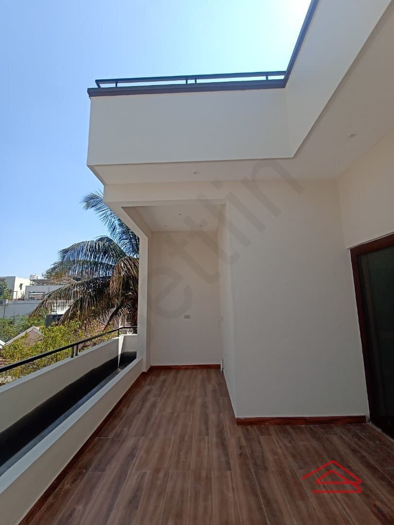 Balcony 3