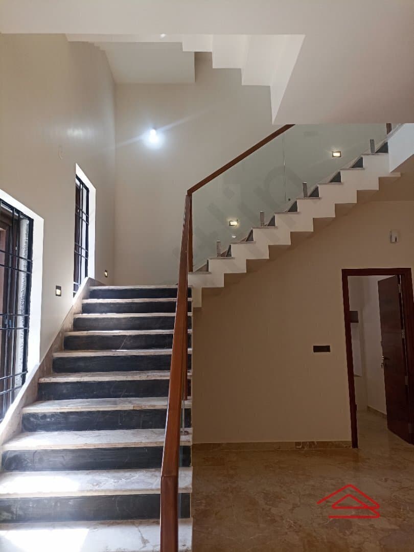 Hall 1