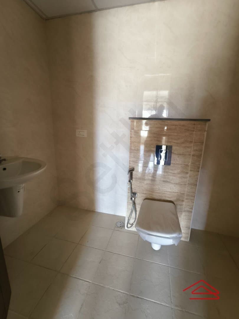 Servant Bathroom 1