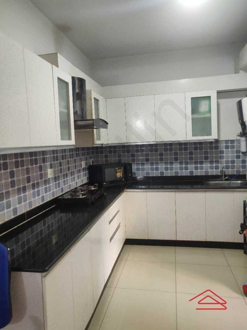 Kitchen 1