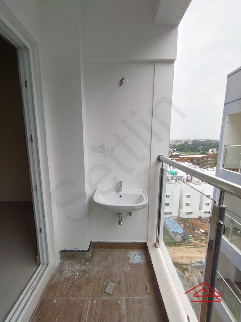 Balcony 4
