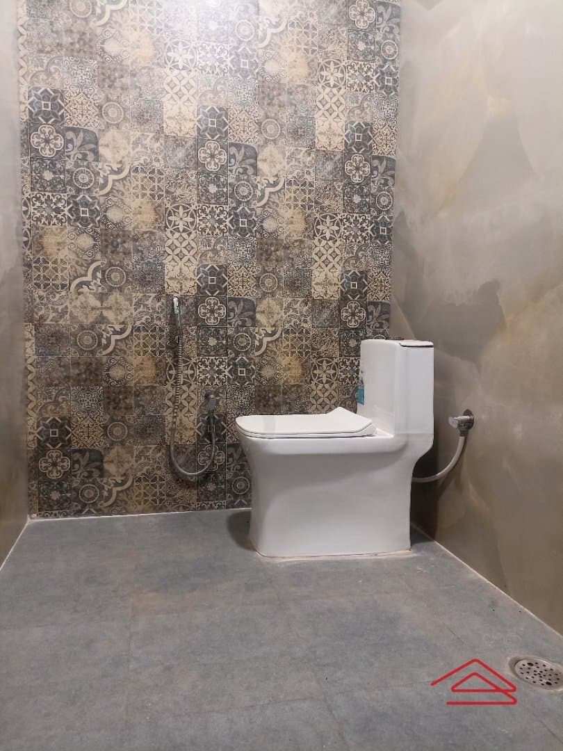 bathroom 4