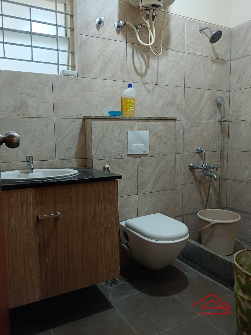 bathrooms 1