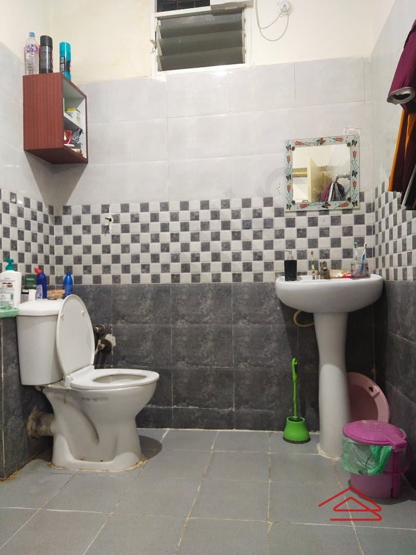 Bathroom 1 common