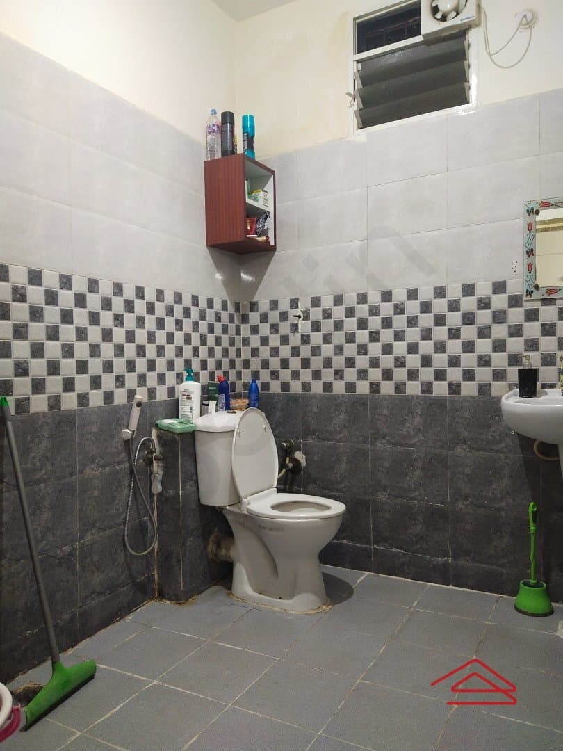 Bathroom 1 common