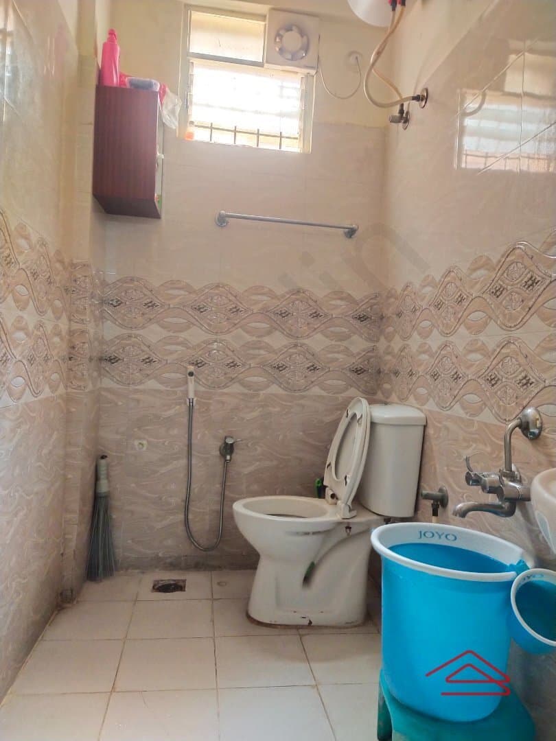 Bathroom 2 attached