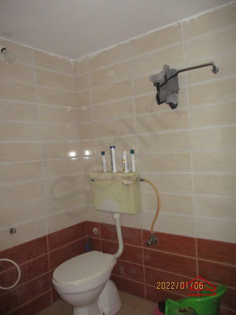 Sub Unit : bathrooms 1