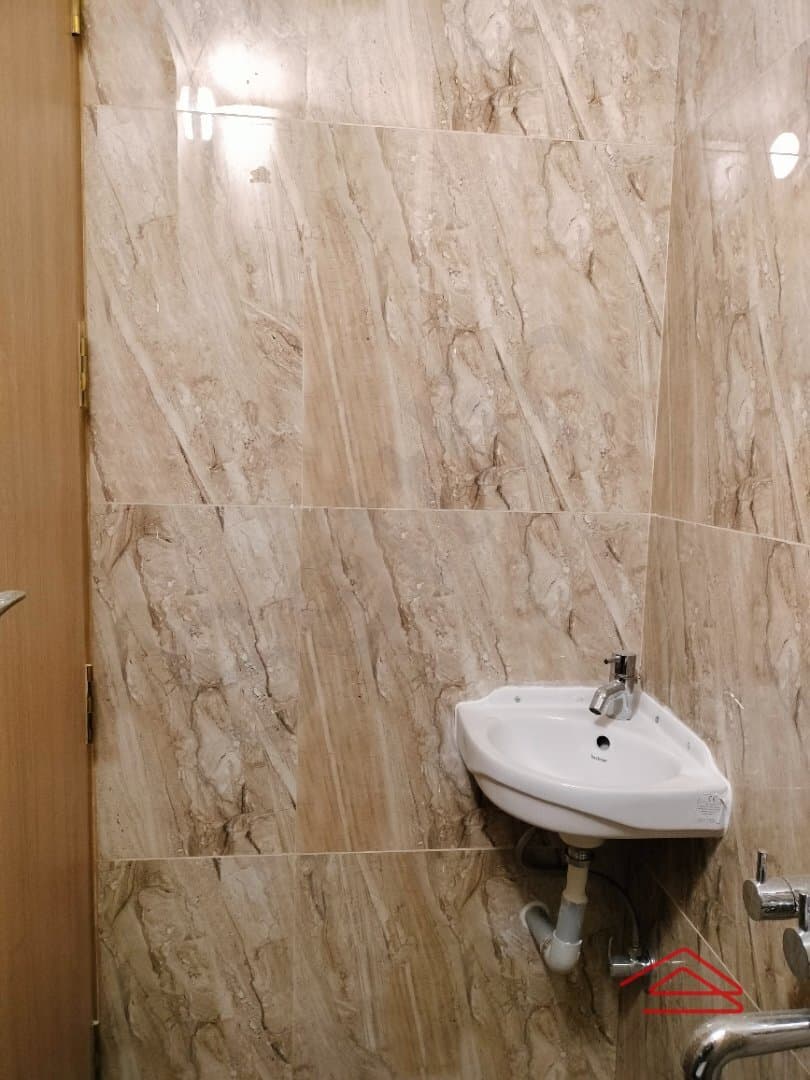 Servant Bathroom 1