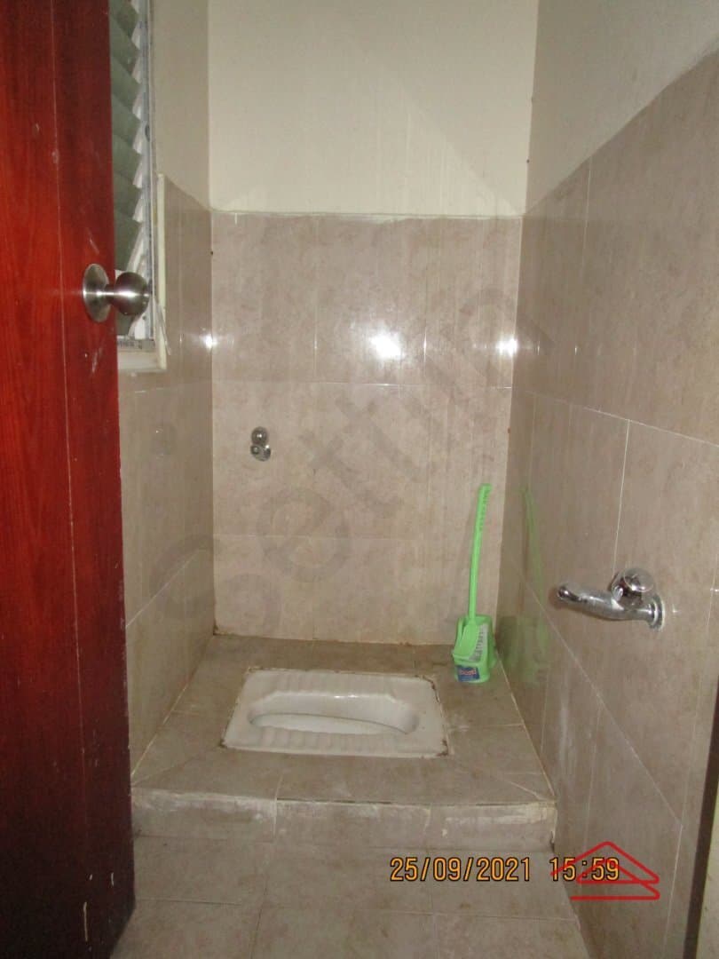 Servant Bathroom 1