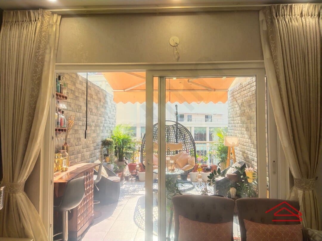 Balcony 1