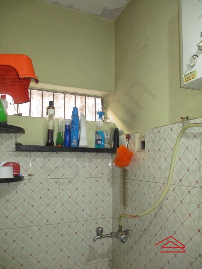 Sub Unit : bathrooms 1