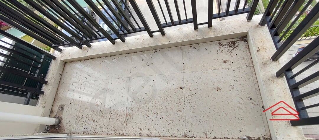 Balcony 2