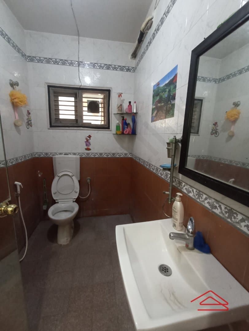 bathrooms 1