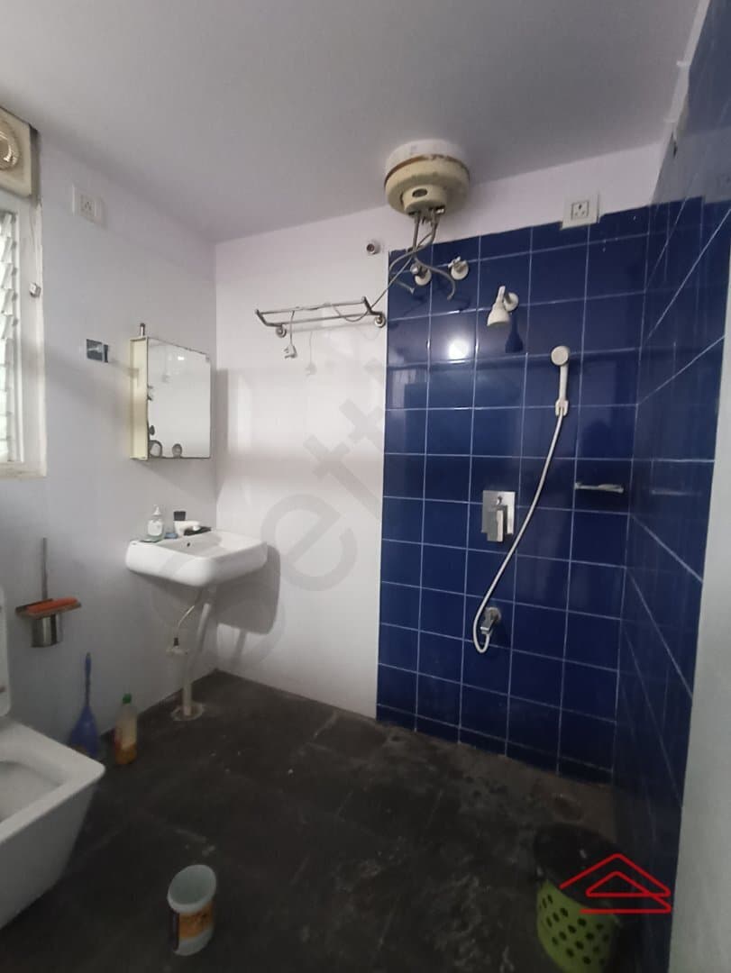Sub Unit : bathrooms 3
