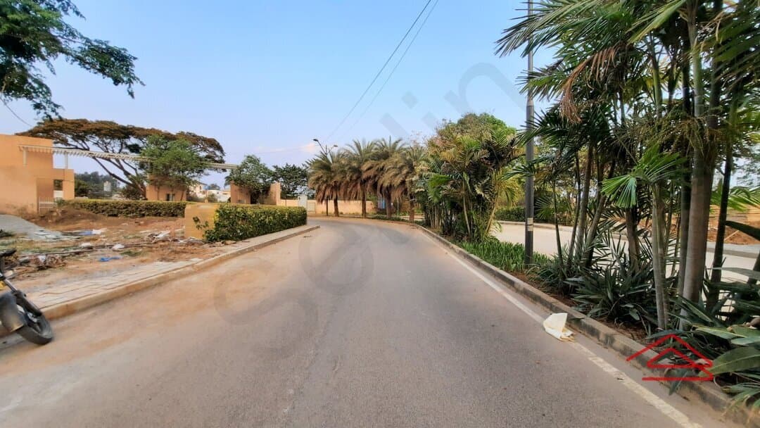 Unit: Approach Road