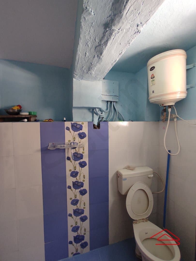 Sub Unit : bathrooms 1