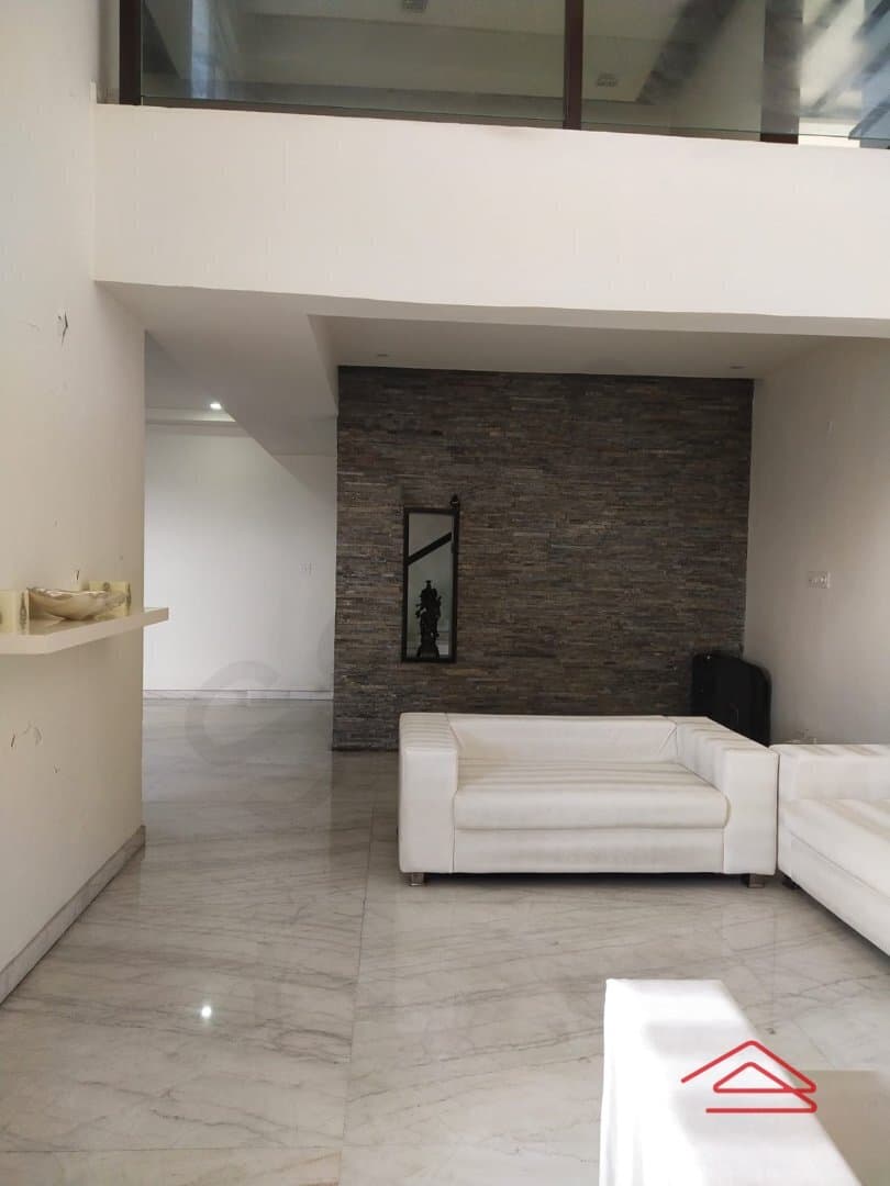 Hall 1