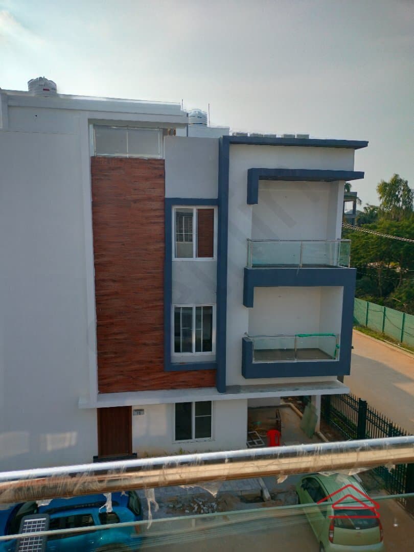 Balcony 3