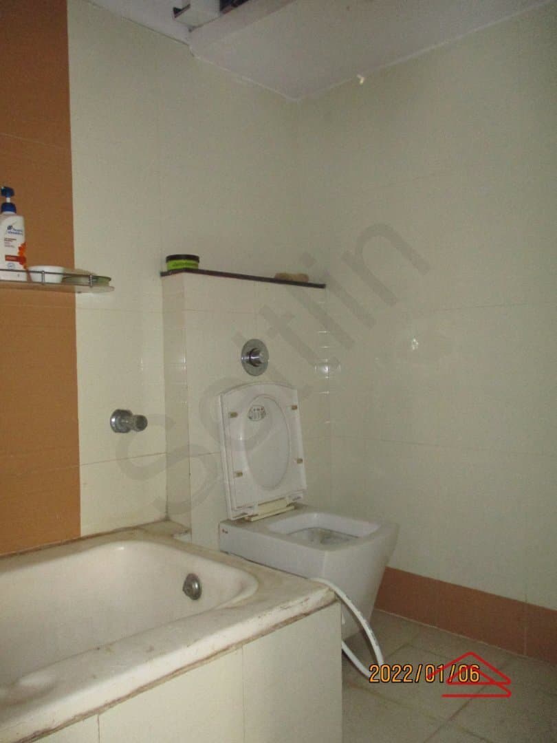 Sub Unit : bathrooms 2